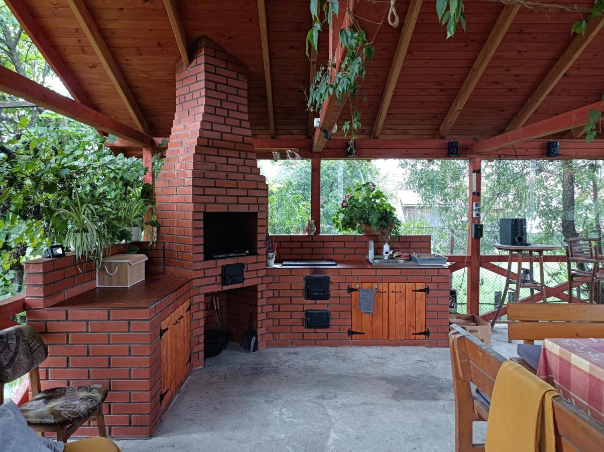 Narcisz B&B Corund  Luaran gambar